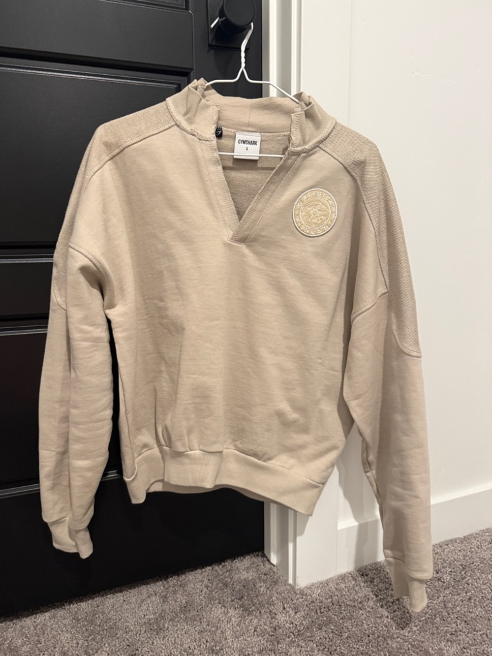 Gymshark Beige V-Neck Pullover Sweater